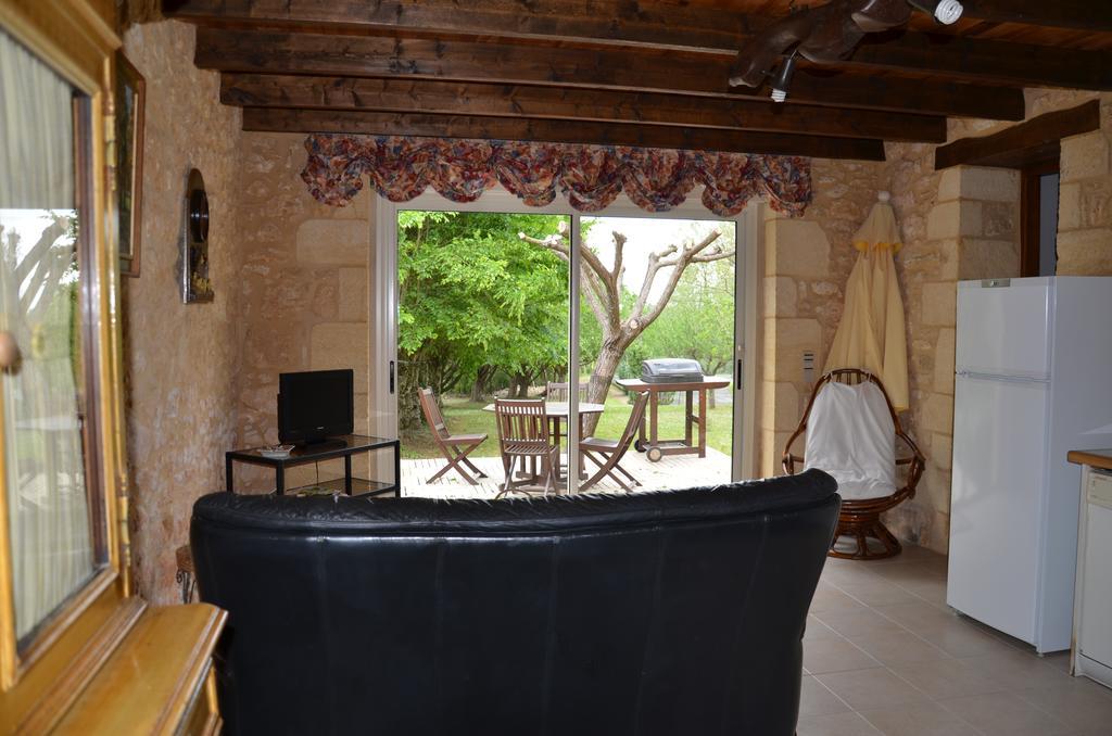 La Gueriniere Bed & Breakfast Cenac-et-Saint-Julien Bagian luar foto